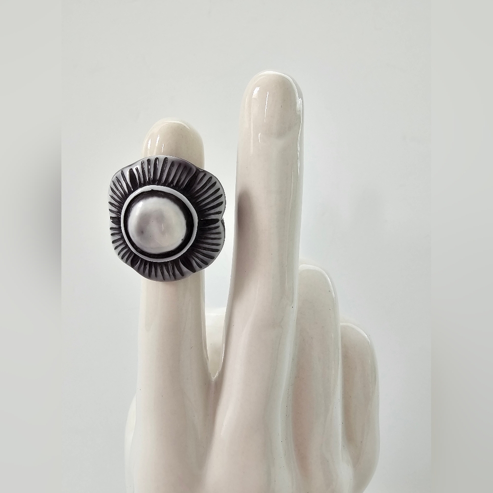 Vintage 1970s Black White Plastic Statement Ring Retro Tribal Eyeball Dome Ring